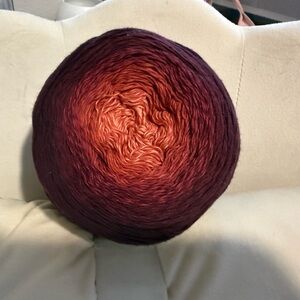 Gradient Yarn pink/red